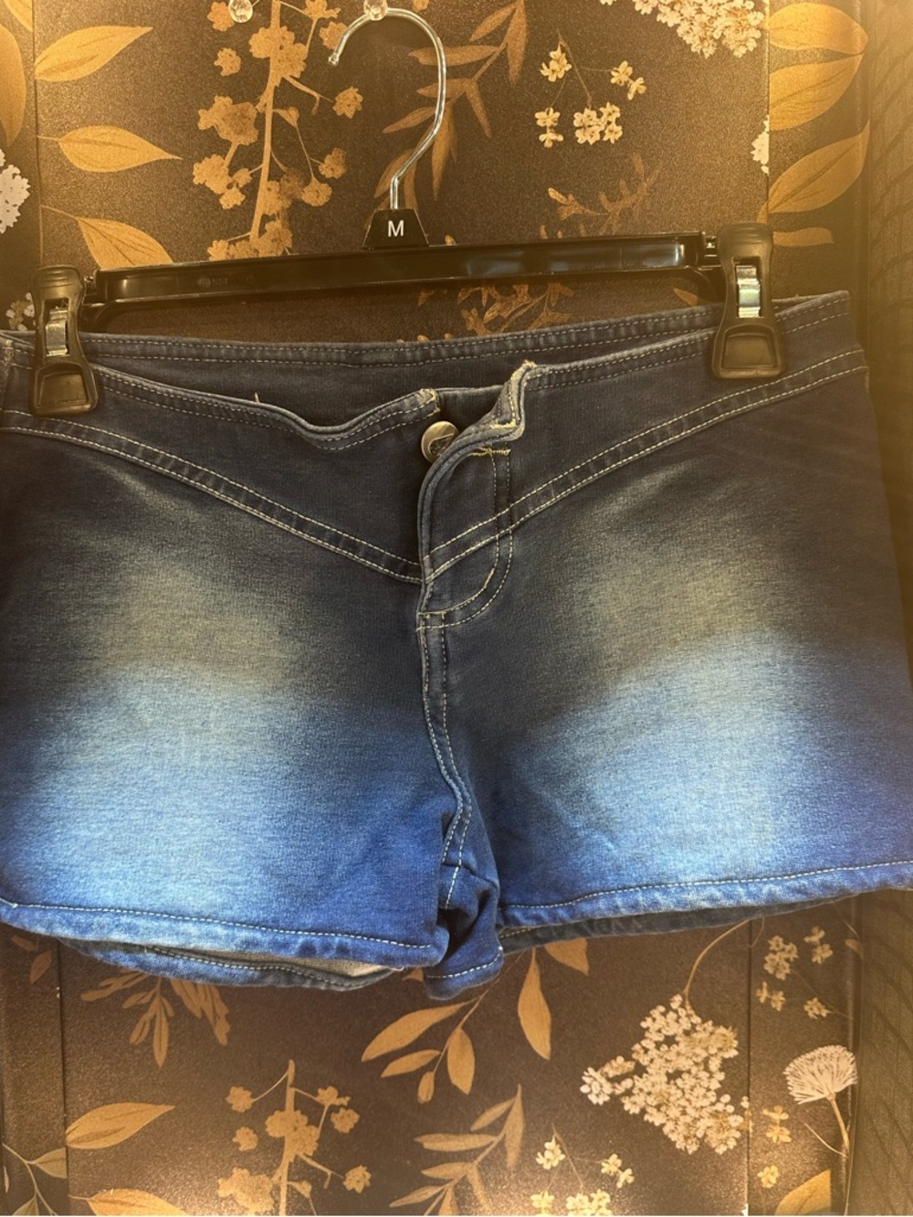 Bonaire denim shorts waist sizes listed